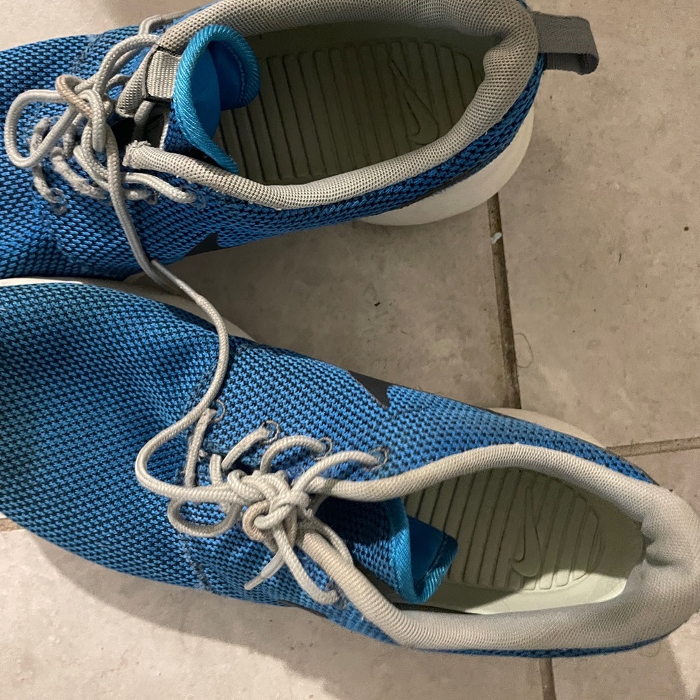 Blue Nike Running Shoes - Picture 6 of 7